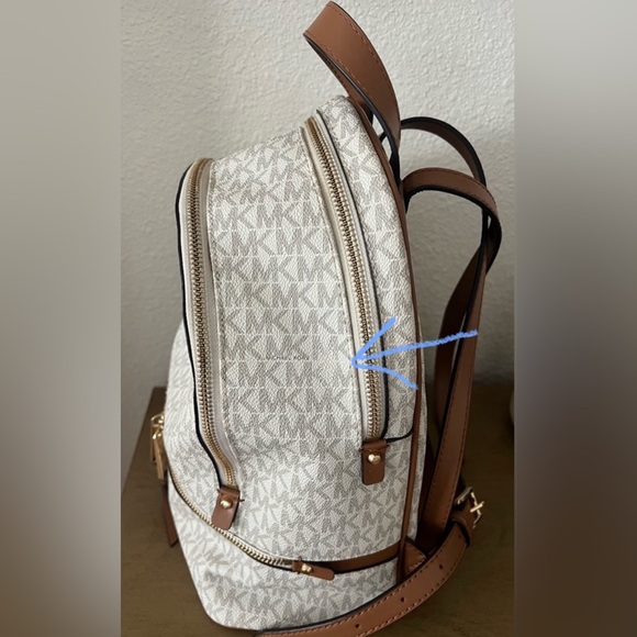 Michael Kors- Rhea Medium Cream Logo Backpack - Picture 10 of 10